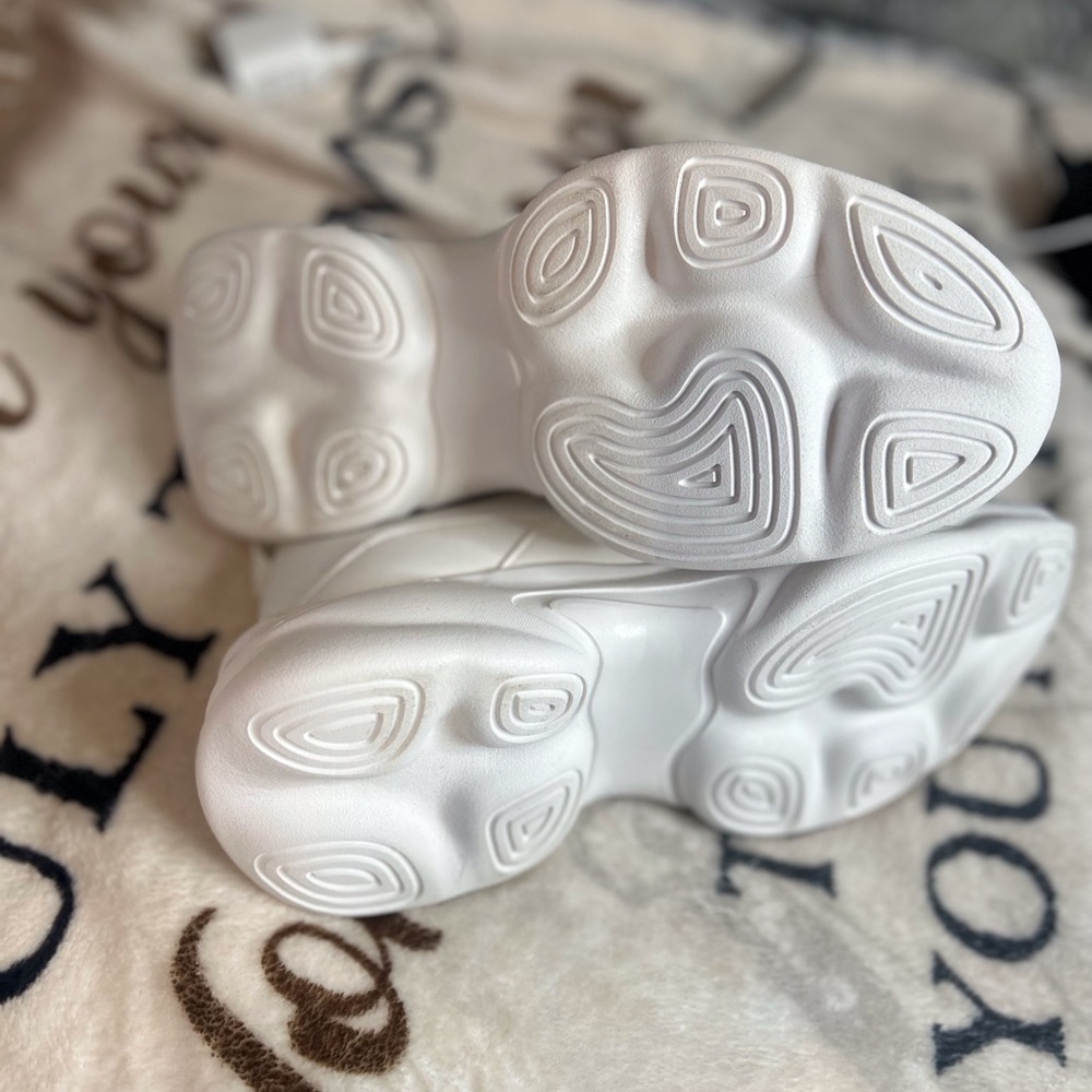 Shoes - Picture 5 of 5